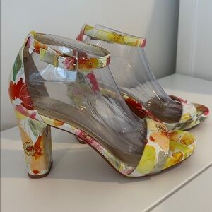 NATURALIZER Joy floral open toe sandals leather upper size 8.5W yellow pink